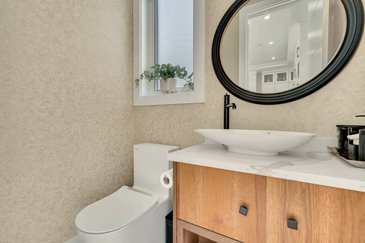 Hallway Photo of 15377 Marine Drive, White Rock, BC