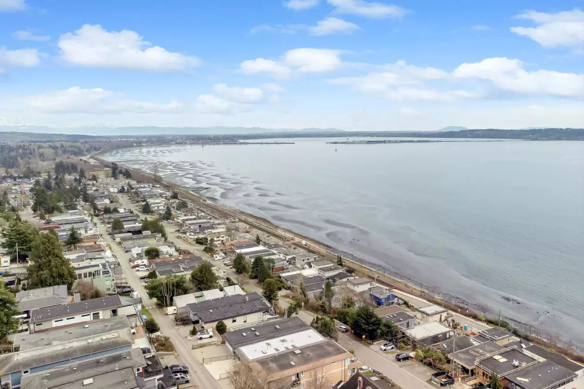 Outdoor Kitchen Photo of 15377 Marine Drive, White Rock, BC