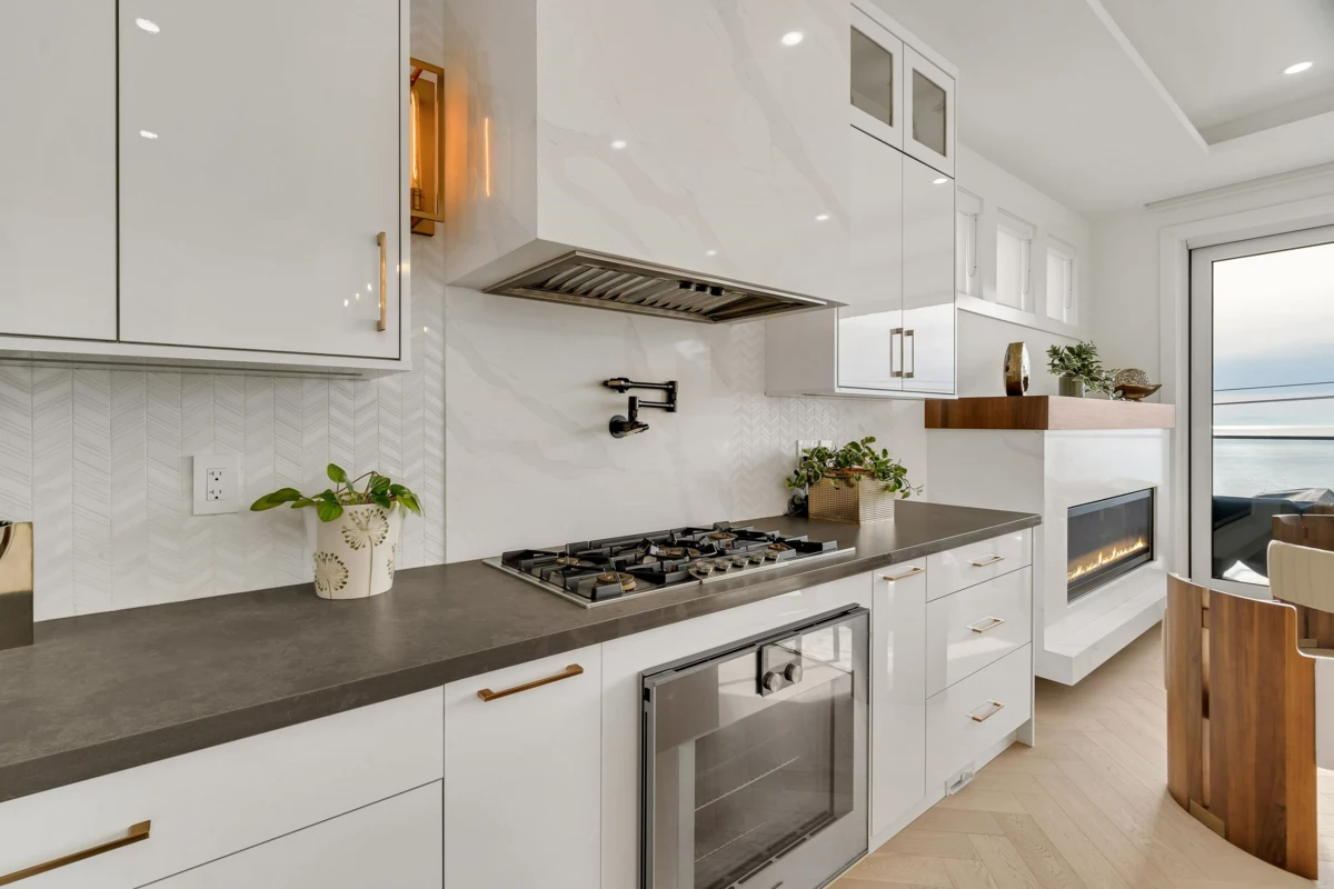 Pantry Photo of 15377 Marine Drive, White Rock, BC