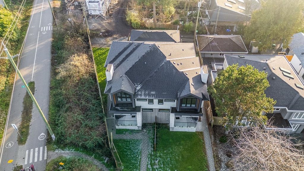 Front Yard Photo of 1 1706 W 68th Avenue, Vancouver, BC