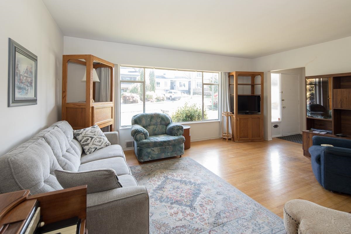 Family Room Photo of 7985 Rosewood Street, Burnaby, BC