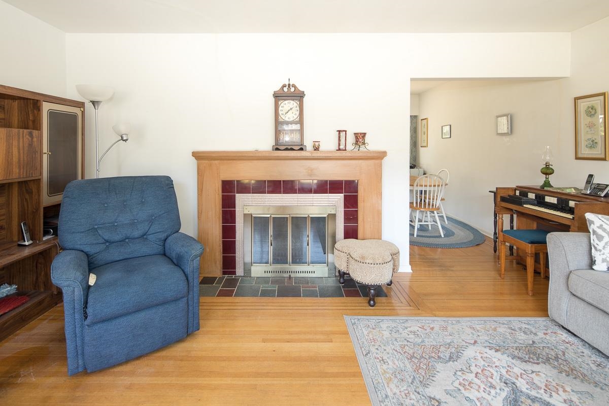 Living Room Photo of 7985 Rosewood Street, Burnaby, BC