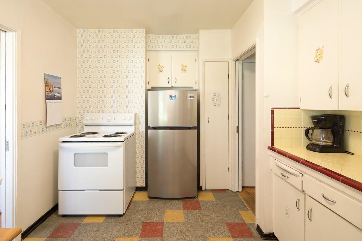 Primary Bathroom Photo of 7985 Rosewood Street, Burnaby, BC