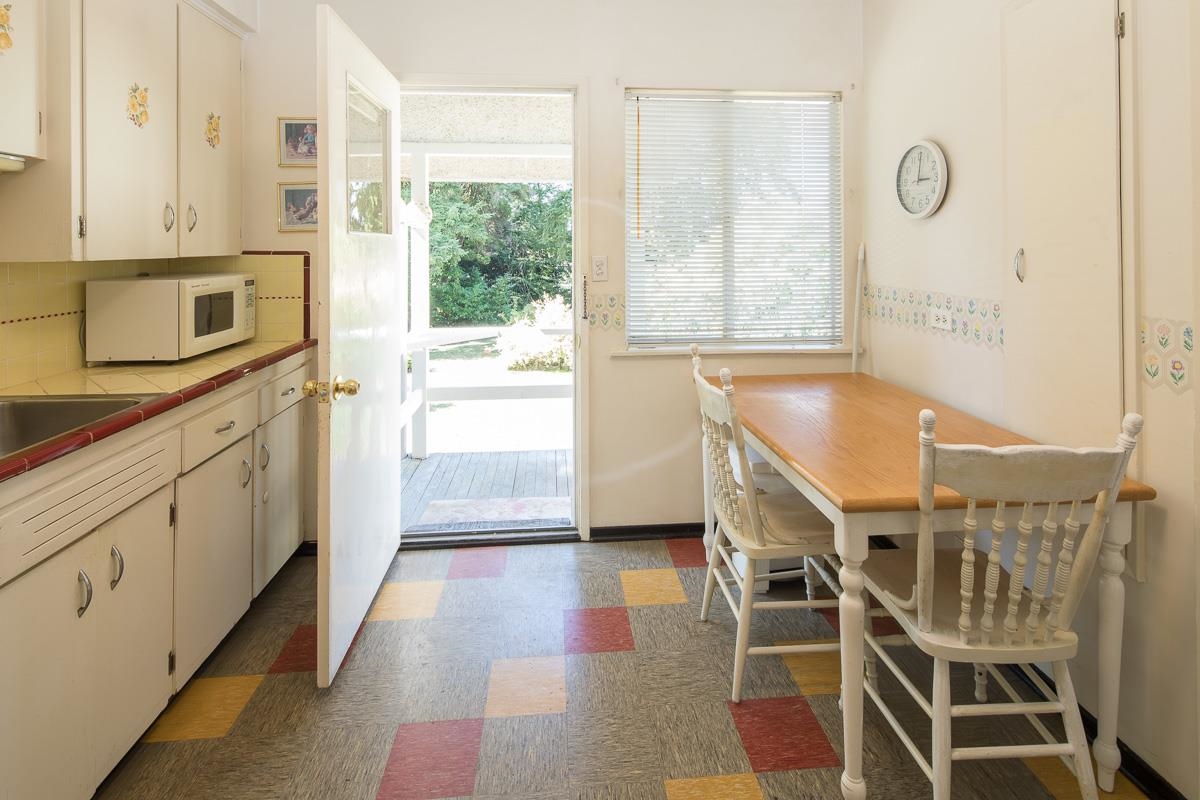 Walk-In Closet Photo of 7985 Rosewood Street, Burnaby, BC