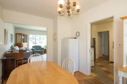 Kitchen Island Photo of 7985 Rosewood Street, Burnaby, BC