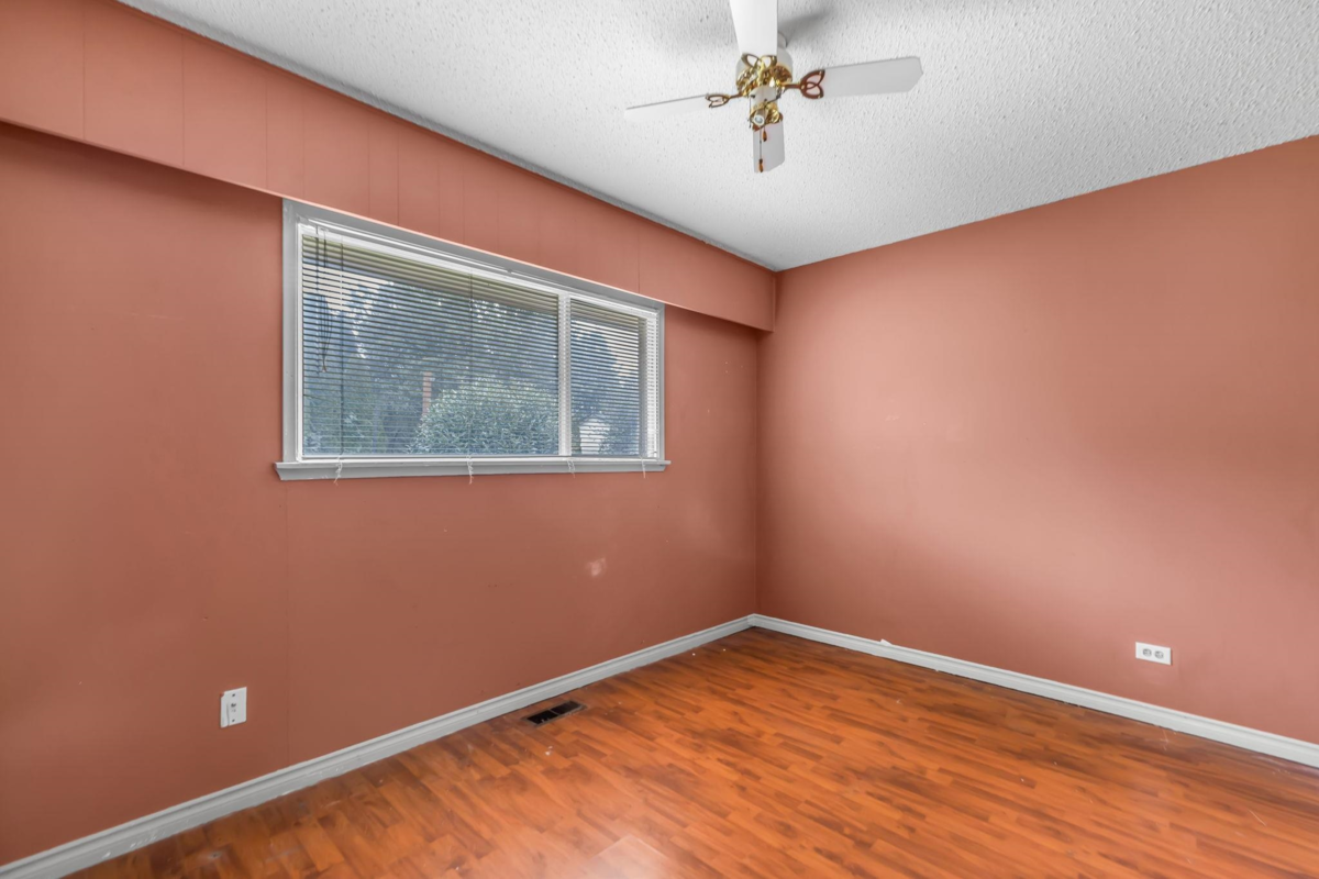 Guest Bathroom Photo of 8498 N 122 Street, Surrey, BC