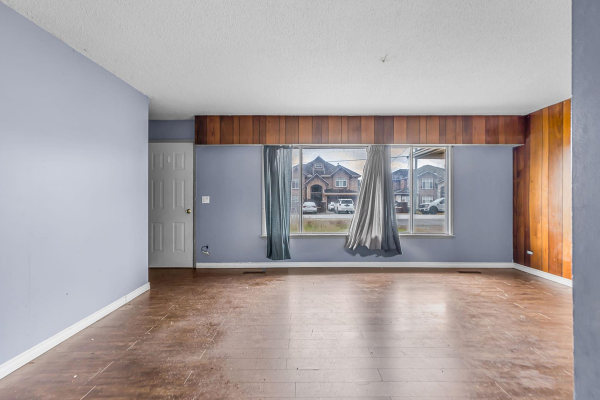 Kitchen Photo of 8498 N 122 Street, Surrey, BC