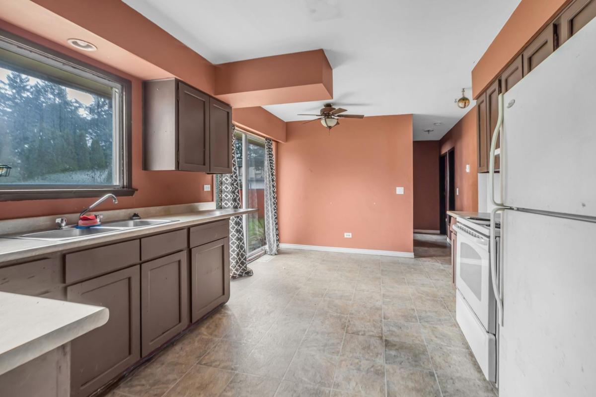 Primary Bedroom Photo of 8498 N 122 Street, Surrey, BC