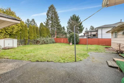 Basement Recreation Room Photo of 8498 N 122 Street, Surrey, BC