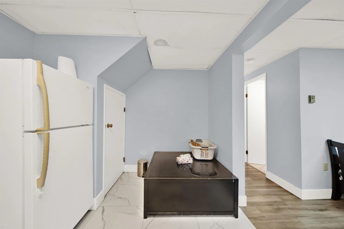 Basement Recreation Room Photo of 11465 139a Street, Surrey, BC