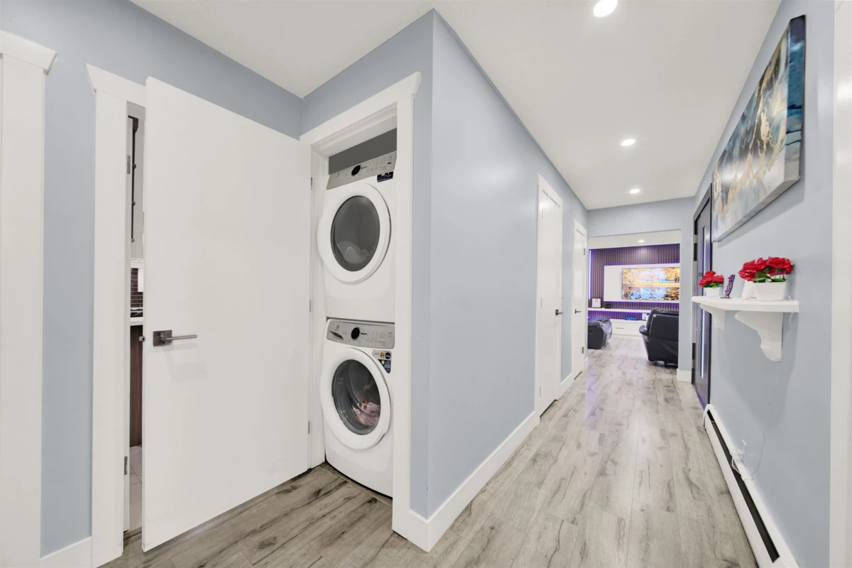 Breakfast Nook Photo of 11465 139a Street, Surrey, BC