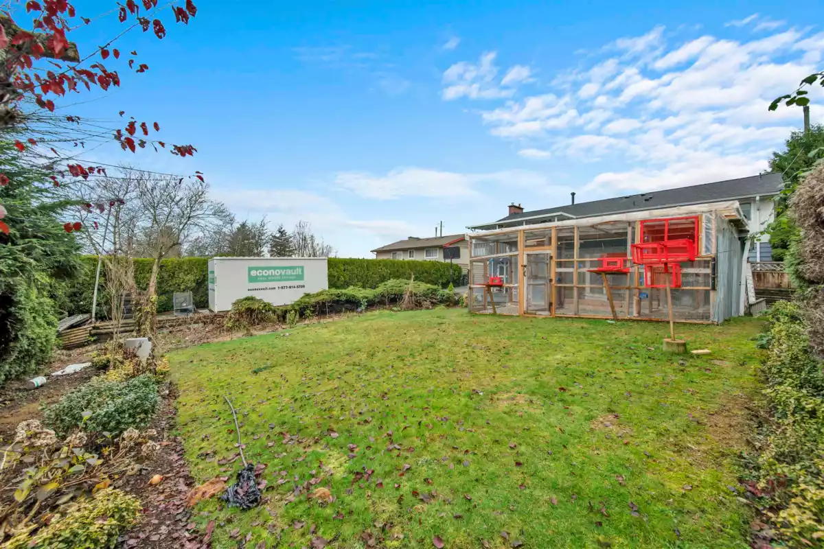 Garage Interior Photo of 11465 139a Street, Surrey, BC