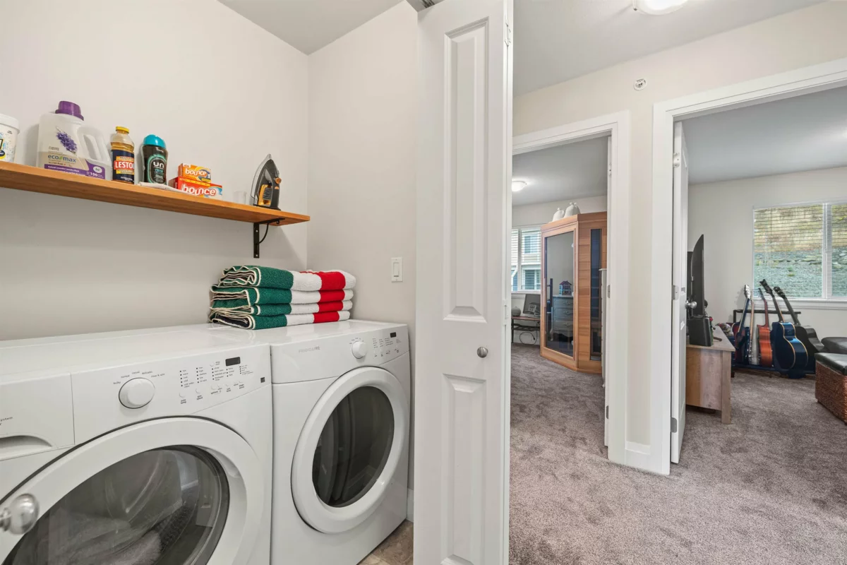 Hallway Photo of 48 6026 Lindeman Street, Chilliwack, BC