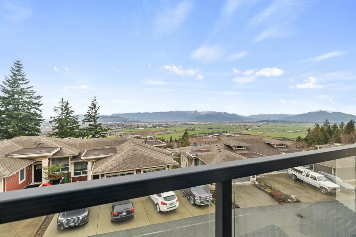 Neighborhood Park Photo Near 48 6026 Lindeman Street, Chilliwack, BC