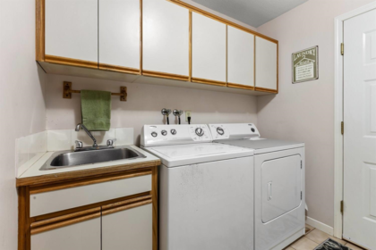 Mudroom Photo of 16328 108a Avenue, Surrey, BC