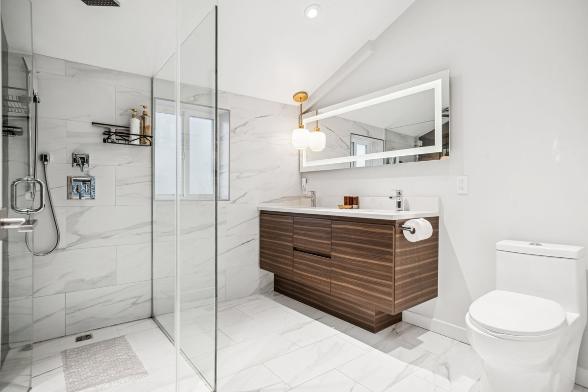 Walk-In Closet Photo of 933 Mclean Drive, Vancouver, BC