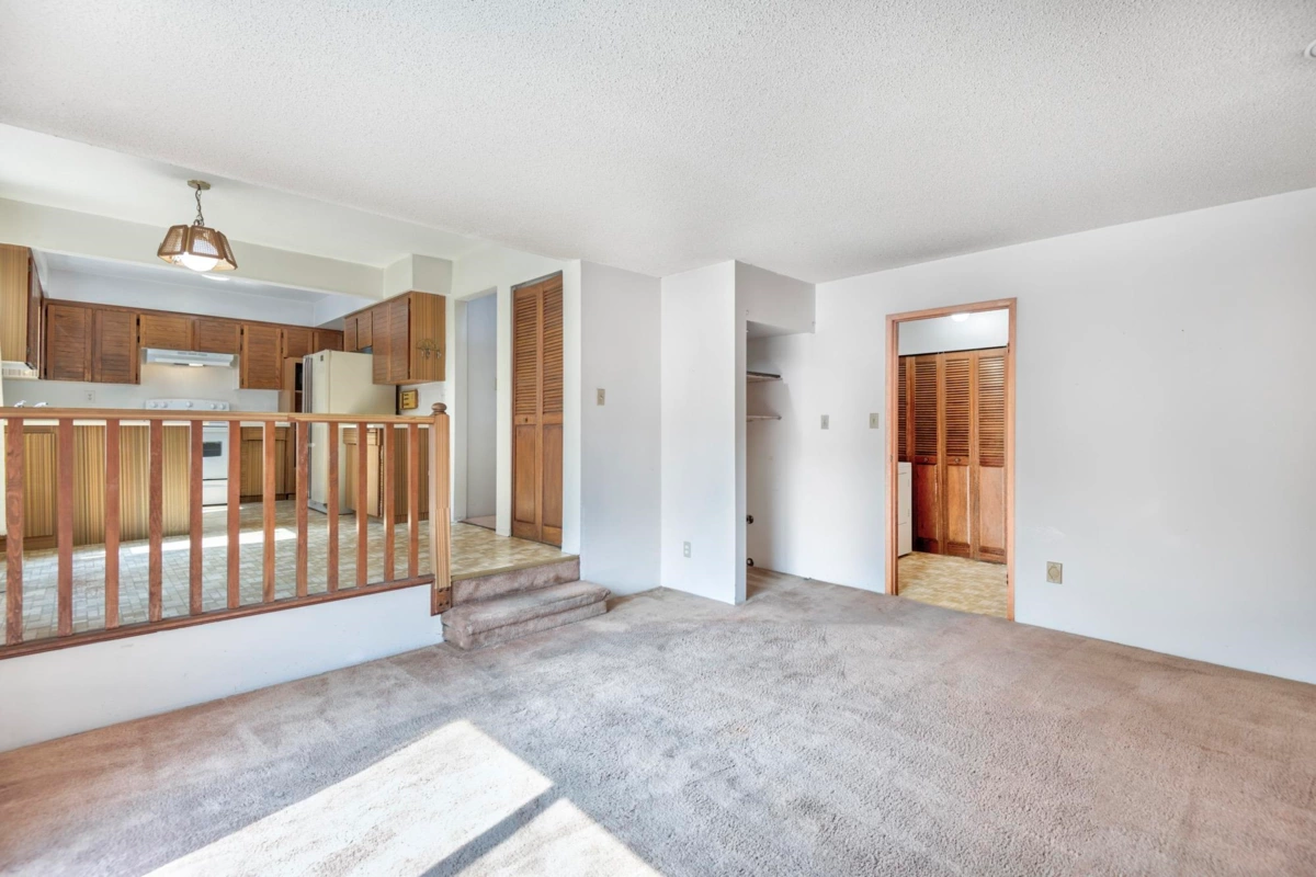 Entry Foyer Photo of 5202 Hollywood Drive, Richmond, BC