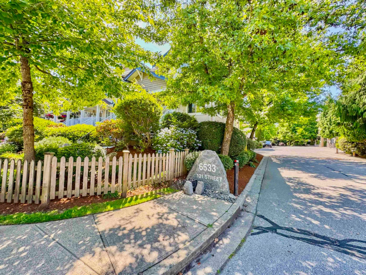 Laundry Room Photo of 62 6533 121 Street, Surrey, BC