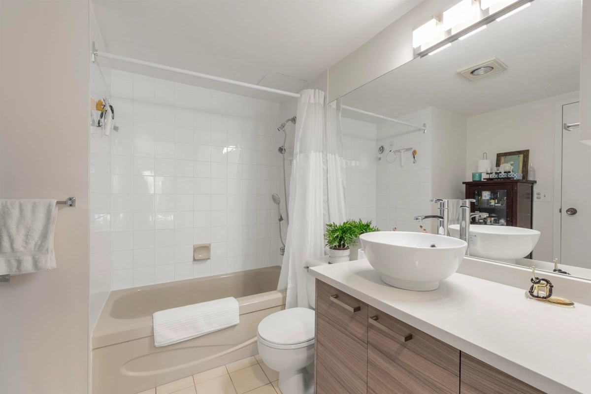Guest Bathroom Photo of 124 7531 Minoru Boulevard, Richmond, BC