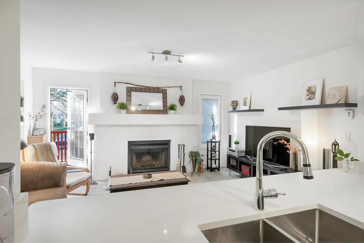 Kitchen Island Photo of 124 7531 Minoru Boulevard, Richmond, BC