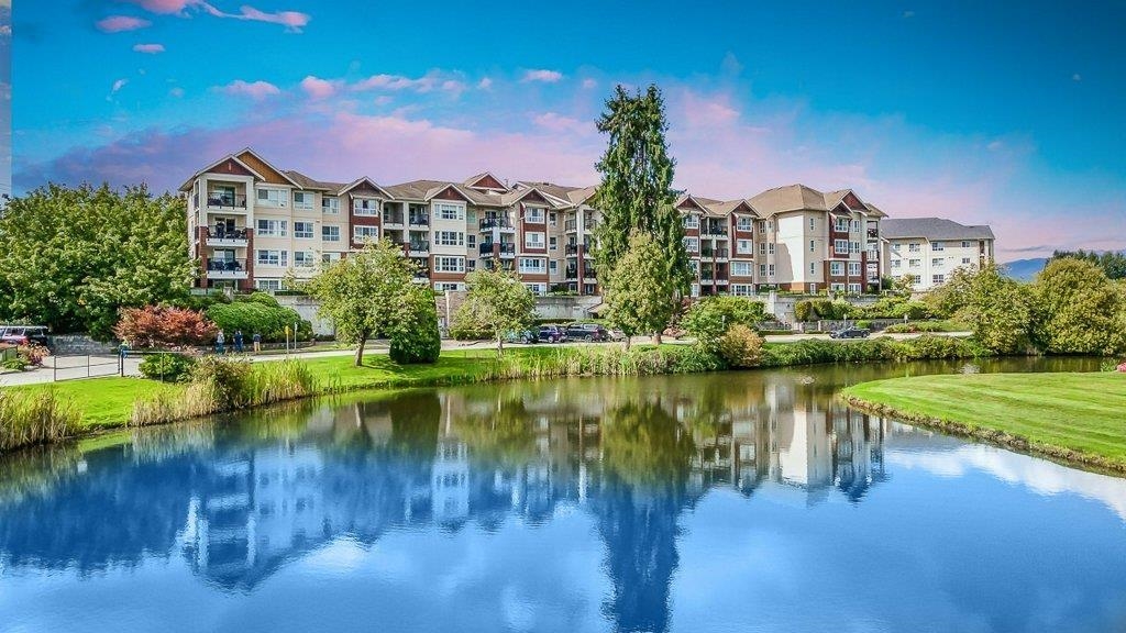 Entry Foyer Photo of 214 19677 Meadow Gardens Way, Pitt Meadows, BC