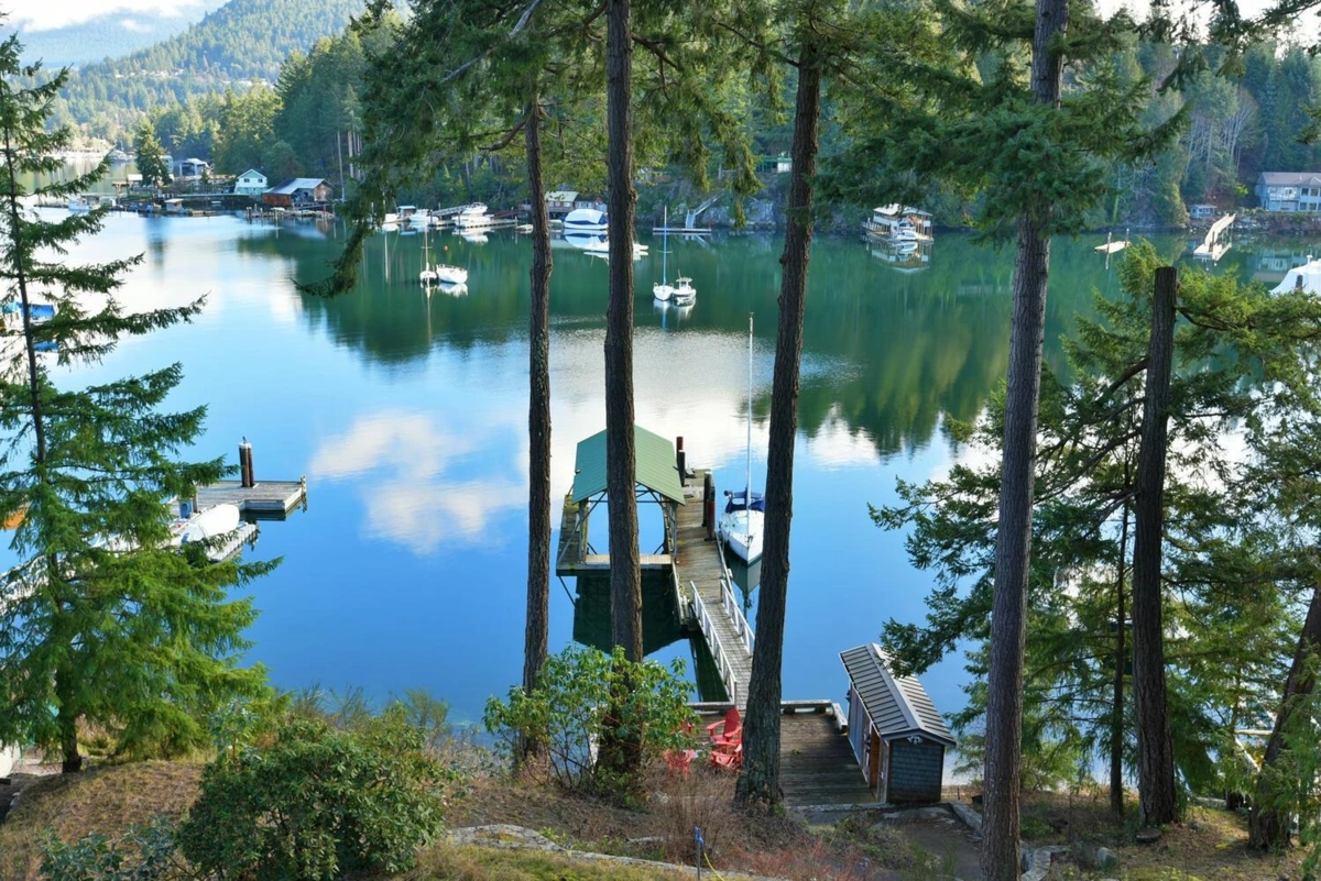 Basement Recreation Room Photo of 4650 Gerrans Bay Road, Madeira Park, BC