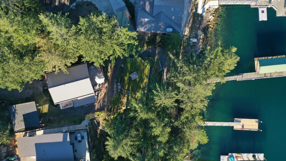 Community Amenities Photo (Clubhouse) of 4650 Gerrans Bay Road, Madeira Park, BC