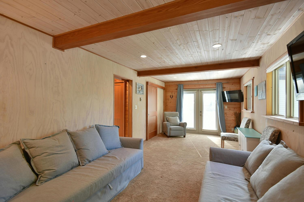 Mudroom Photo of 4650 Gerrans Bay Road, Madeira Park, BC