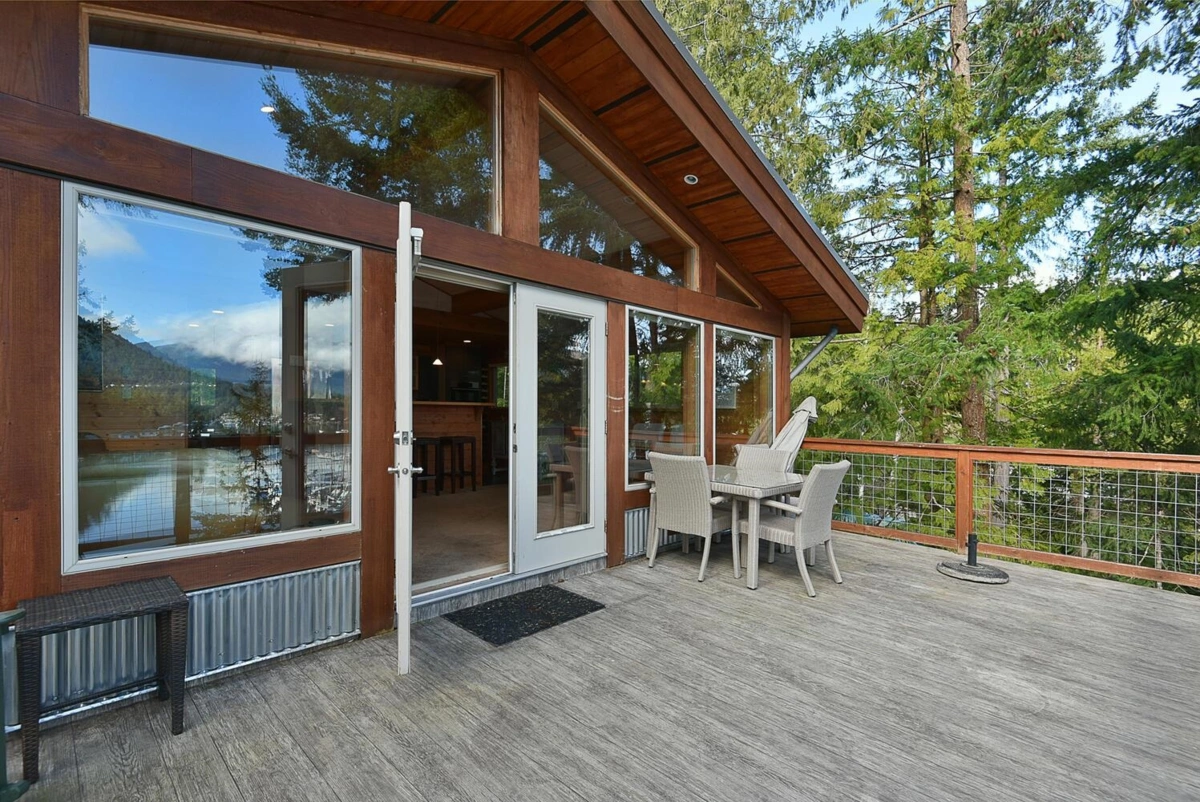 Office / Den Photo of 4650 Gerrans Bay Road, Madeira Park, BC