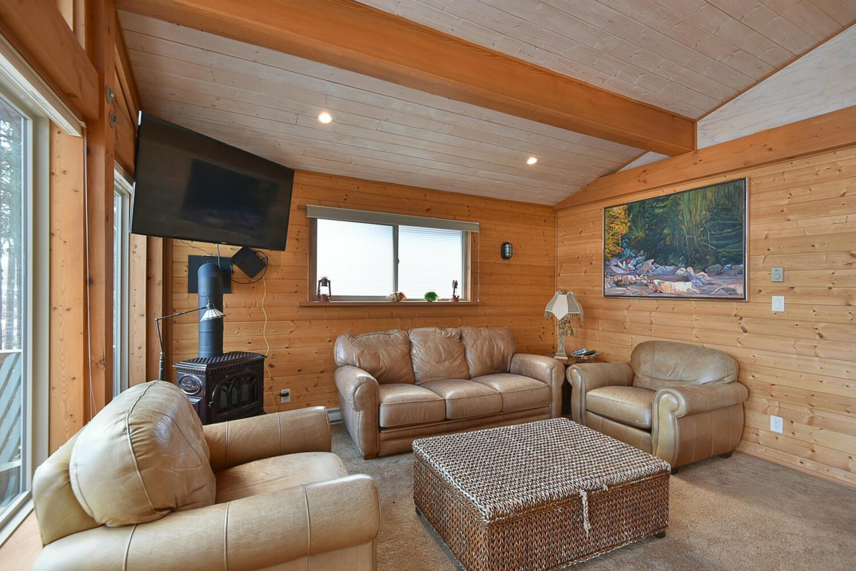 Powder Room Photo of 4650 Gerrans Bay Road, Madeira Park, BC