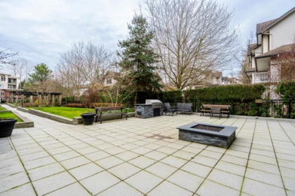 Hot Tub / Spa Photo of 303 2950 King George Boulevard, Surrey, BC