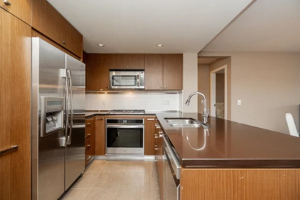 Kitchen Island Photo of 303 2950 King George Boulevard, Surrey, BC