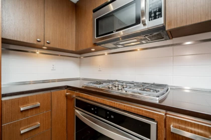 Kitchen Photo of 303 2950 King George Boulevard, Surrey, BC