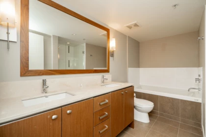 Office / Den Photo of 303 2950 King George Boulevard, Surrey, BC