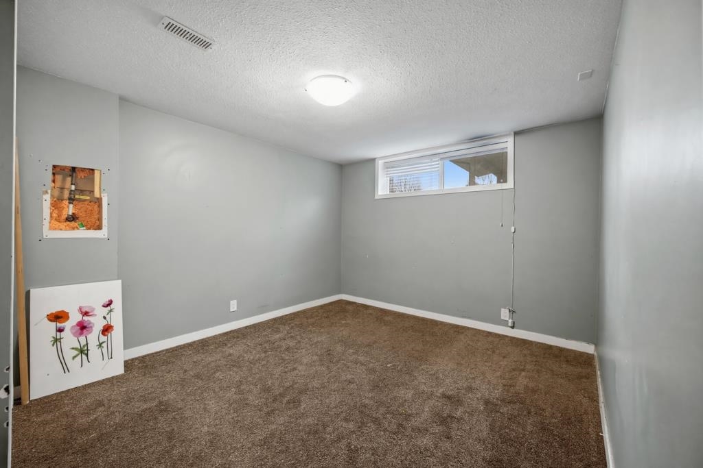 Basement Recreation Room Photo of 2259 Lynden Street, Abbotsford, BC