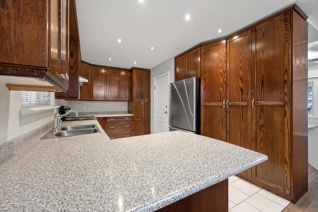 Dining Area Photo of 2259 Lynden Street, Abbotsford, BC