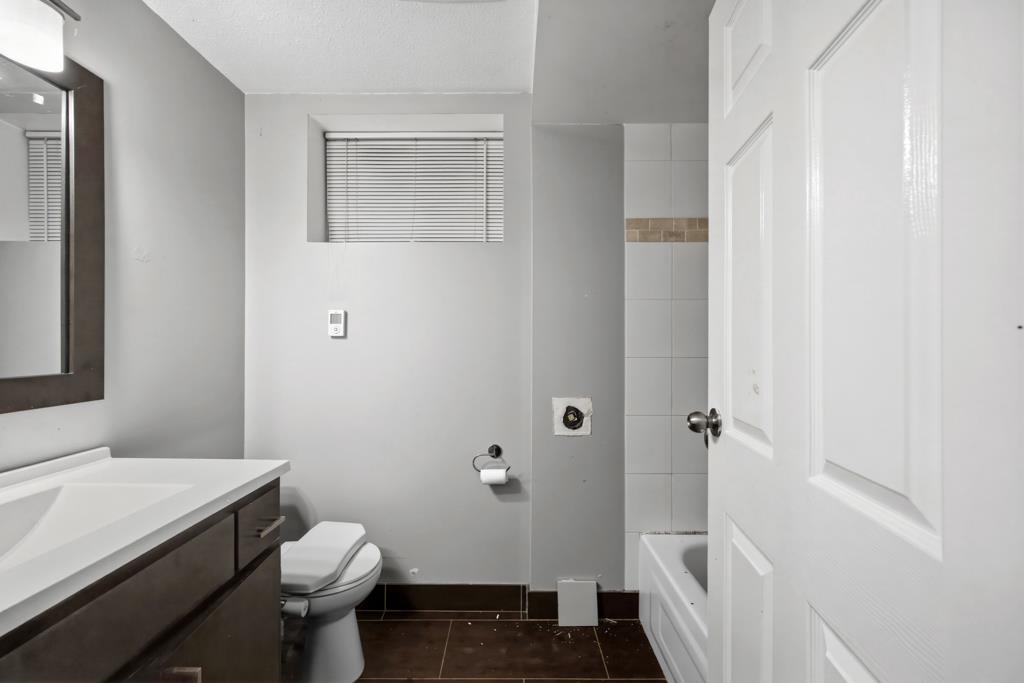 Guest Bathroom Photo of 2259 Lynden Street, Abbotsford, BC
