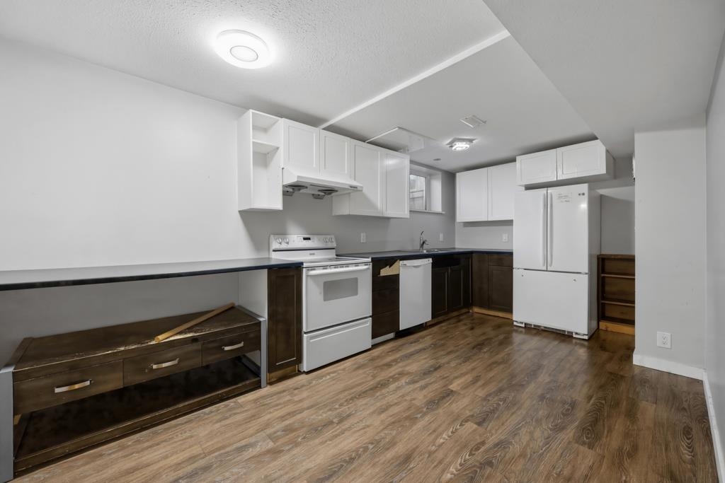 Powder Room Photo of 2259 Lynden Street, Abbotsford, BC