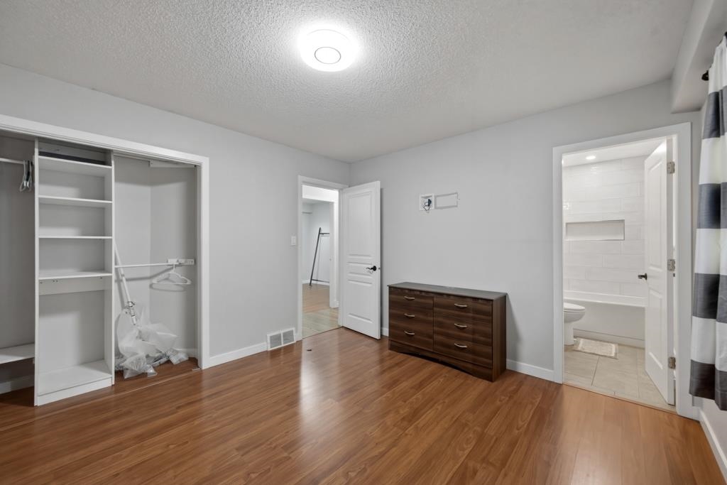 Walk-In Closet Photo of 2259 Lynden Street, Abbotsford, BC