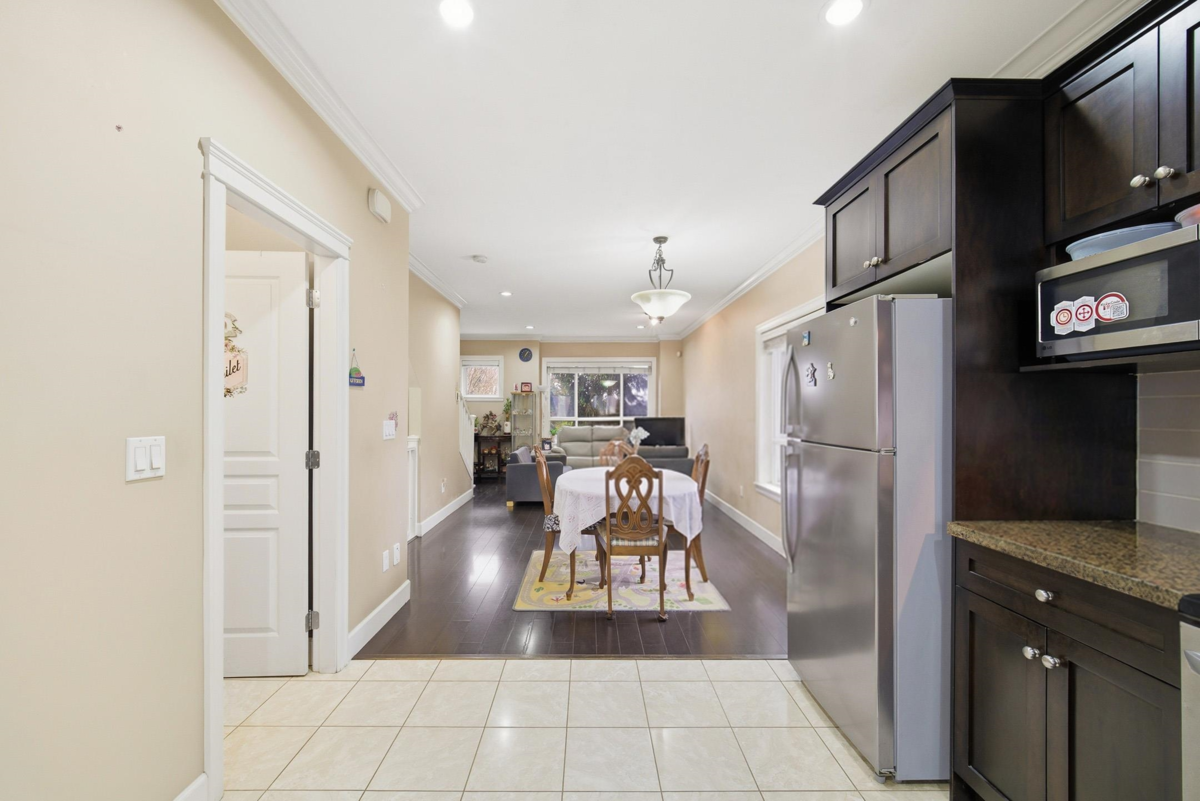 Kitchen Island Photo of 11 10999 Steveston Highway, Richmond, BC