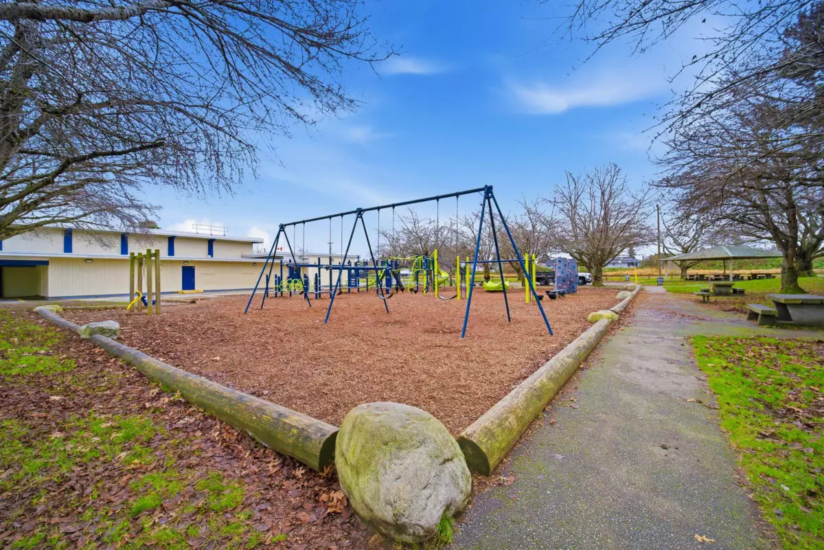 Mudroom Photo of 11 10999 Steveston Highway, Richmond, BC
