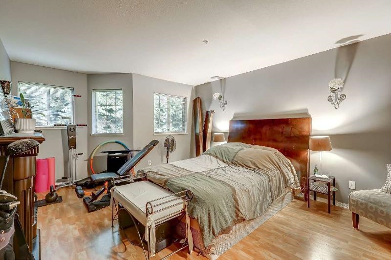 Entry Foyer Photo of 206 19241 Ford Road, Pitt Meadows, BC