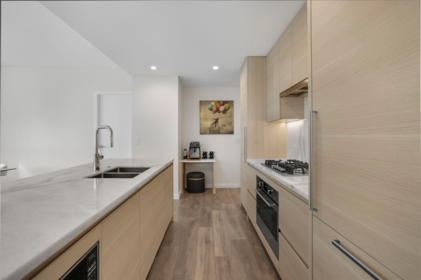 302 305 Morrissey Road, Port Moody, BC, Port Moody — Apartment/Condo for sale