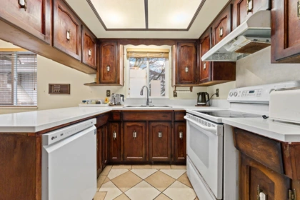 Breakfast Nook Photo of 10760 Seamount Road, Richmond, BC