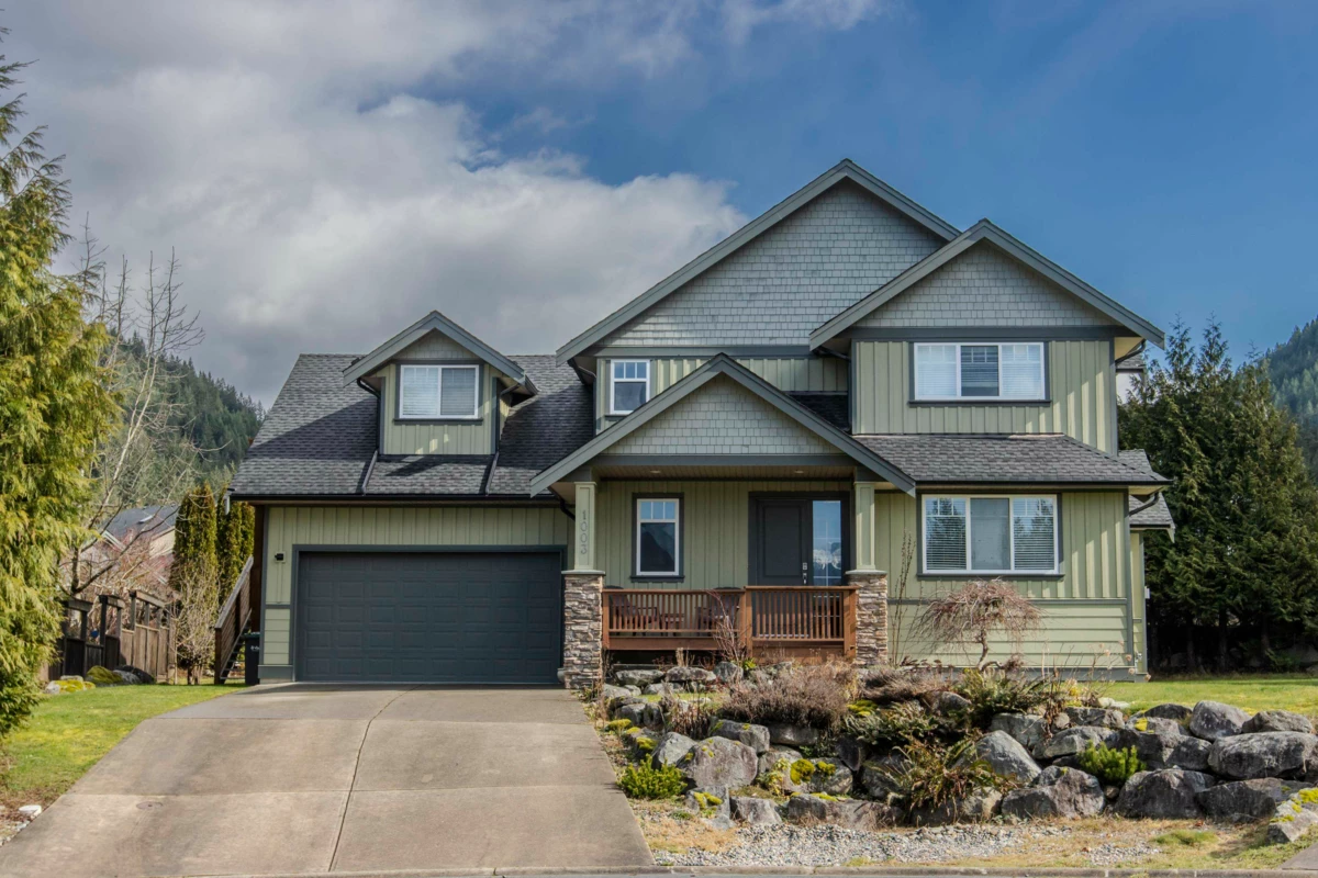 Exterior Rear Photo of 1003 Ash Place, Squamish, BC