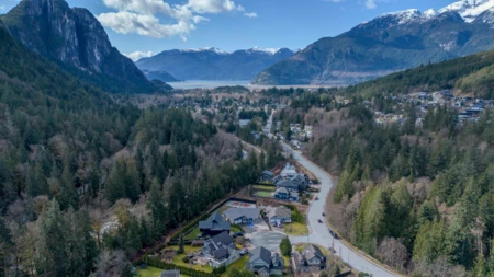 Backyard Photo of 1003 Ash Place, Squamish, BC