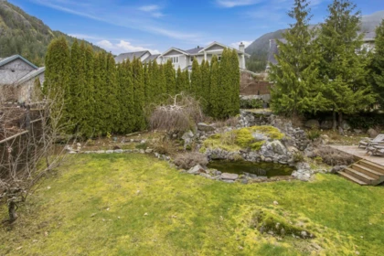 Breakfast Nook Photo of 1003 Ash Place, Squamish, BC