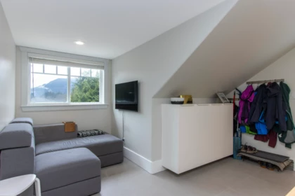 Hallway Photo of 1003 Ash Place, Squamish, BC