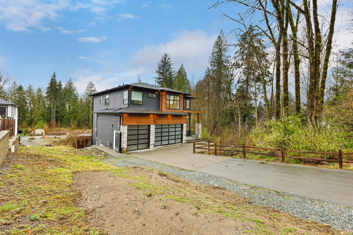 Family Room Photo of 23680 132 Avenue, Maple Ridge, BC