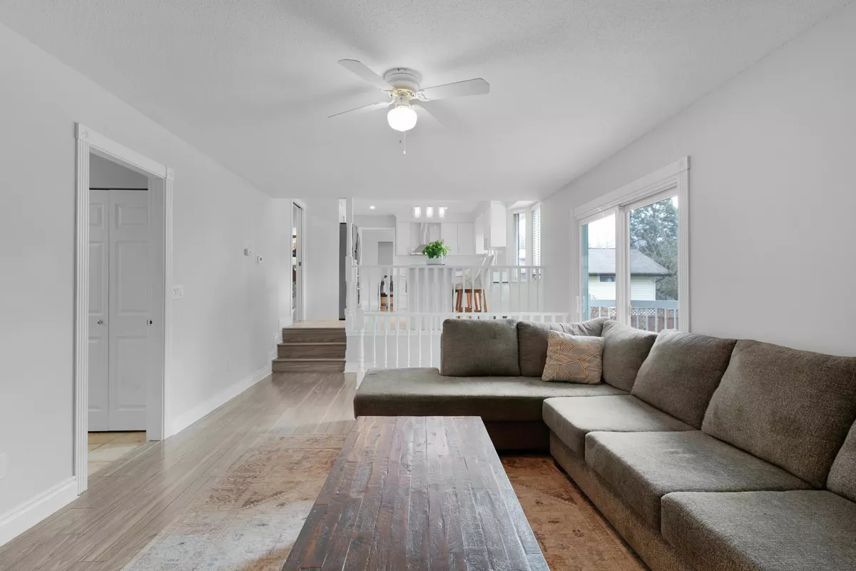 Dining Area Photo of 18166 54 Avenue, Surrey, BC